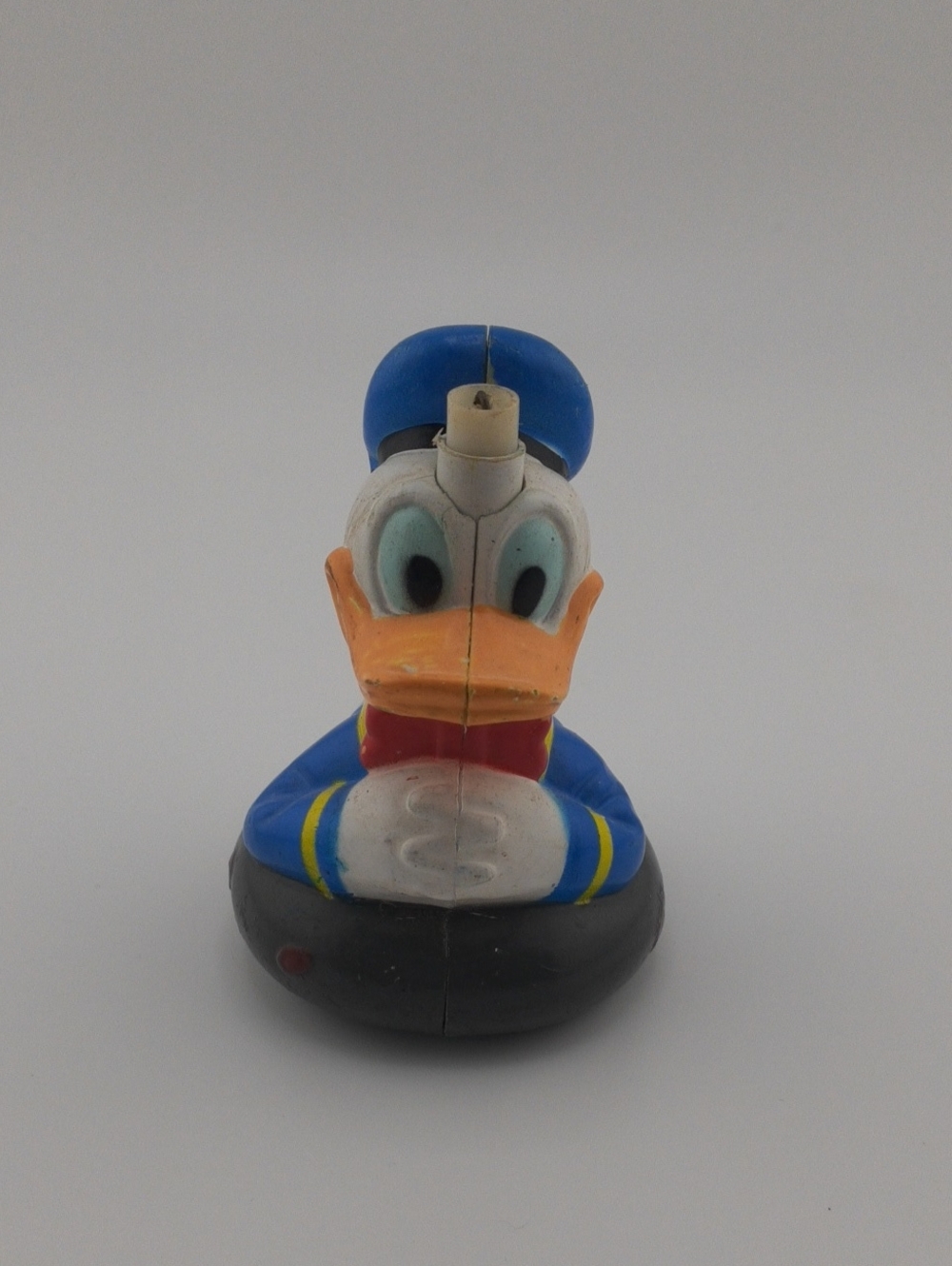 Vintage Walt Disney Company Catch 'Em" Fishing Bobber Float Donald Duck Toy